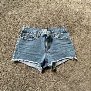 billabong jean shorts.